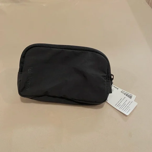 NWT! Lululemon MINI BELT BAG in Black - Picture 8 of 13